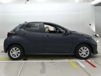 Toyota YARIS лот № 36107 оценка S  с аукциона в Японии 2