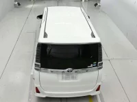 Toyota VOXY лот № 30072 оценка R  с аукциона в Японии 7