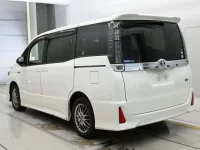 Toyota VOXY лот № 30107 оценка R  с аукциона в Японии 5