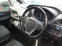 Toyota VOXY лот № 30107 оценка R  с аукциона в Японии 8