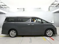 Toyota VELLFIRE лот № 30014 оценка 4  с аукциона в Японии 2