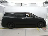 Nissan ELGRAND лот № 30267 оценка 4  с аукциона в Японии 2