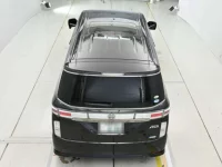 Nissan ELGRAND лот № 30267 оценка 4  с аукциона в Японии 7