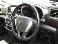Nissan ELGRAND лот № 30267 оценка 4  с аукциона в Японии 8