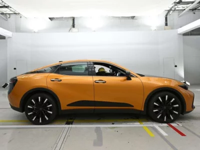 Toyota CROWN CROSSOVER  с аукциона в Японии