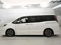 Toyota NOAH лот № 30298 оценка RA  с аукциона в Японии 3