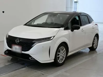 Nissan AURA