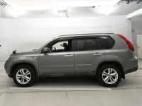 Nissan X-TRAIL лот № 30287 оценка 4  с аукциона в Японии 3