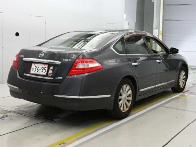Nissan TEANA