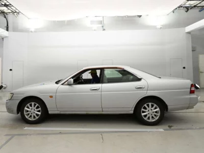 Nissan LAUREL