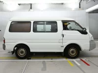 Mazda BONGO VAN лот № 90257 оценка 3  с аукциона в Японии 2