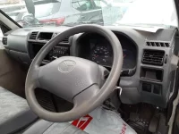 Mazda BONGO VAN лот № 90257 оценка 3  с аукциона в Японии 8