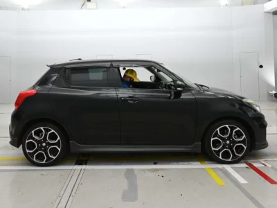 Suzuki SWIFT  с аукциона в Японии