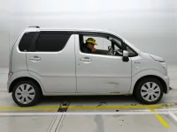 Suzuki WAGON R лот № 13045 оценка 3.5  с аукциона в Японии 2