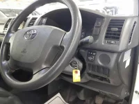 Toyota HIACE VAN лот № 30414 оценка R  с аукциона в Японии 8