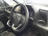 Toyota VOXY лот № 30408 оценка R  с аукциона в Японии 8