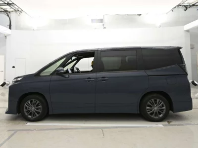 Toyota VOXY  с аукциона в Японии