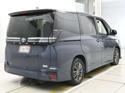 Toyota VOXY  с аукциона в Японии