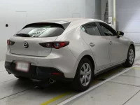 Mazda MAZDA3 лот № 33225 оценка 4  с аукциона в Японии 1