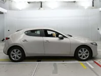 Mazda MAZDA3 лот № 33225 оценка 4  с аукциона в Японии 2