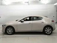 Mazda MAZDA3 лот № 33225 оценка 4  с аукциона в Японии 3