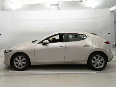 Mazda MAZDA3  с аукциона в Японии