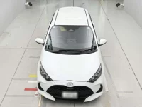 Toyota YARIS лот № 30493 оценка R  с аукциона в Японии 6