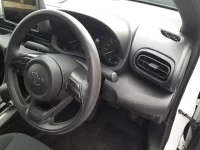 Toyota YARIS лот № 30493 оценка R  с аукциона в Японии 8