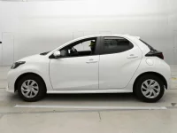 Toyota YARIS лот № 30493 оценка R  с аукциона в Японии 3
