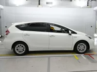Toyota PRIUS ALPHA лот № 30459 оценка 4.5  с аукциона в Японии 2