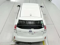 Toyota PRIUS ALPHA лот № 30459 оценка 4.5  с аукциона в Японии 7