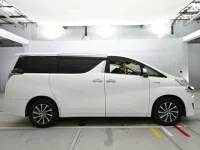 Toyota VELLFIRE лот № 30451 оценка 3.5  с аукциона в Японии 2