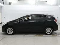 Toyota PRIUS ALPHA лот № 30455 оценка 3.5  с аукциона в Японии 3