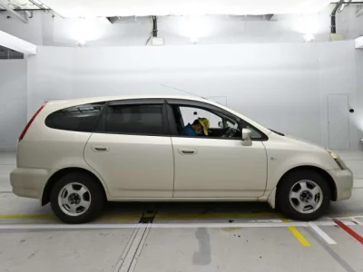 Honda STREAM  с аукциона в Японии