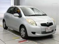 Toyota VITZ лот № 90309 оценка 3.5  с аукциона в Японии 4