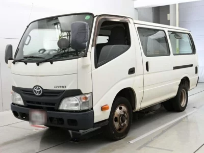 Toyota DYNA  с аукциона в Японии