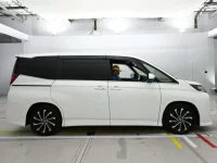 Toyota NOAH лот № 36306 оценка 4.5  с аукциона в Японии 2