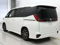 Toyota NOAH лот № 36306 оценка 4.5  с аукциона в Японии 5