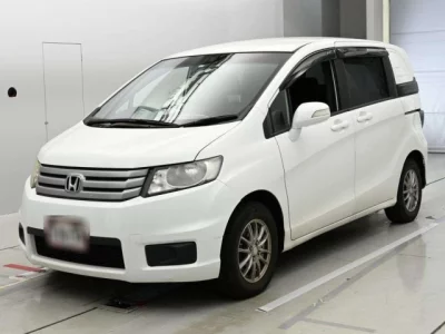 Toyota COROLLA RUMION  с аукциона в Японии