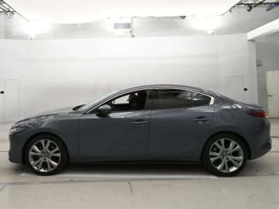 Mazda MAZDA3  с аукциона в Японии