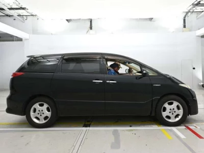 Toyota ESTIMA HYBRID