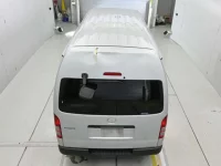 Toyota HIACE VAN лот № 40106 оценка 3  с аукциона в Японии 7