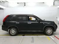 Nissan X-TRAIL лот № 30529 оценка 3.5  с аукциона в Японии 2