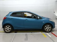 Mazda DEMIO лот № 30606 оценка 3.5  с аукциона в Японии 2
