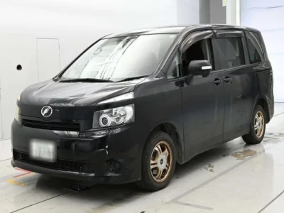 Toyota VOXY  с аукциона в Японии