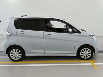 Mitsubishi EK CUSTOM