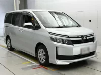 Toyota VOXY лот № 90468 оценка 3.5  с аукциона в Японии 4