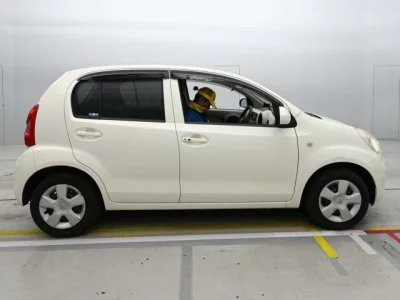 Toyota PASSO  с аукциона в Японии