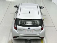 Toyota AQUA лот № 30627 оценка 4  с аукциона в Японии 7