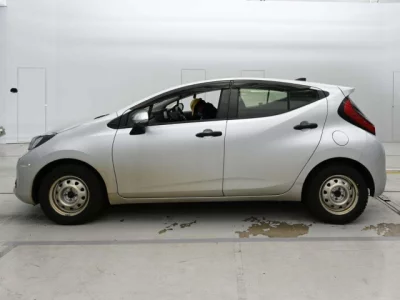 Toyota AQUA  с аукциона в Японии